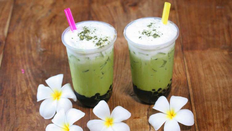 Matcha Milk Tea Recipe: Hot + Iced Bubble Tea (With Video) - Raepublic